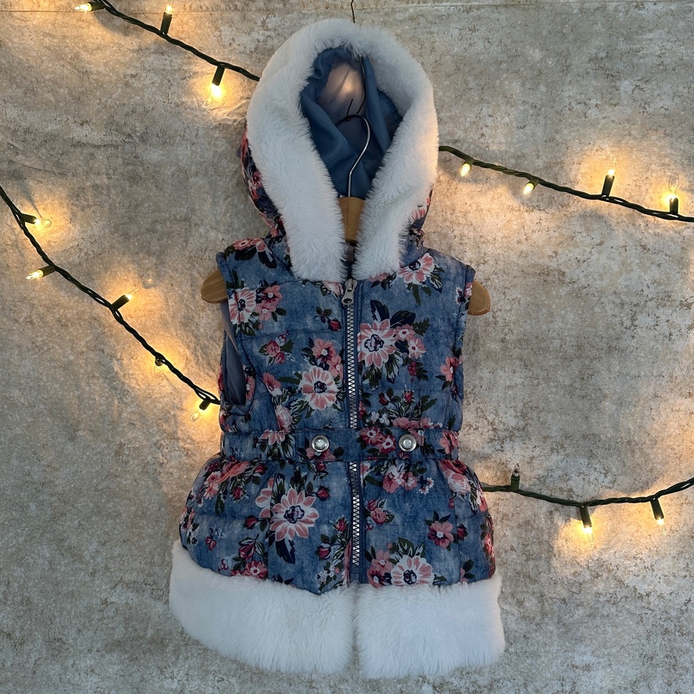 🪩Little Lass Blue floral Hooded Vest with Faux Fur